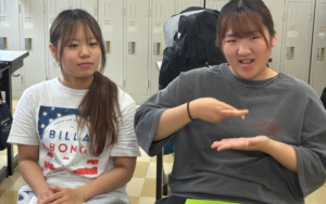 介護福祉学科の手話の授業の様子