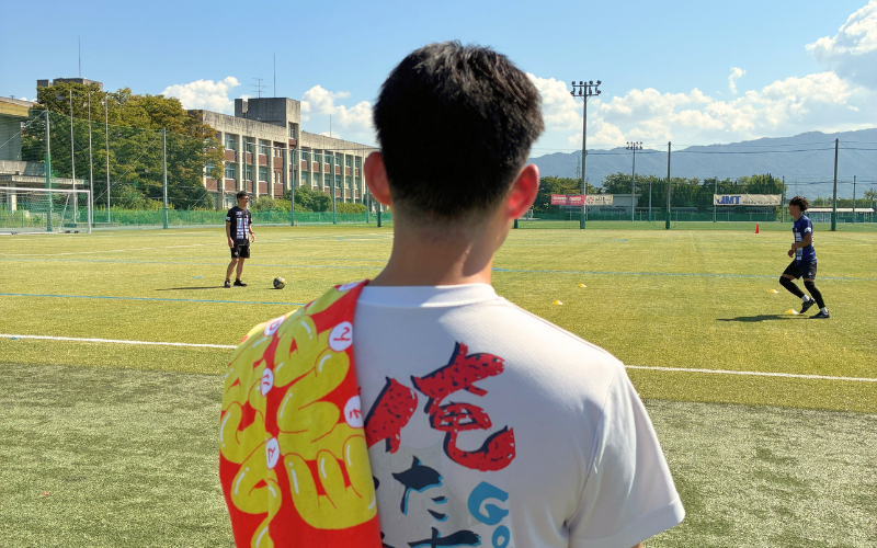トレーナーPT研修で選手とトレーナーのやり取りを見つめるNさん