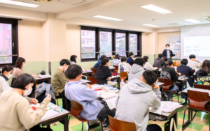 作業療法学科1年生の応用授業の様子